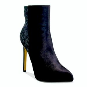 Nine West Ladivina Velvet Bootie